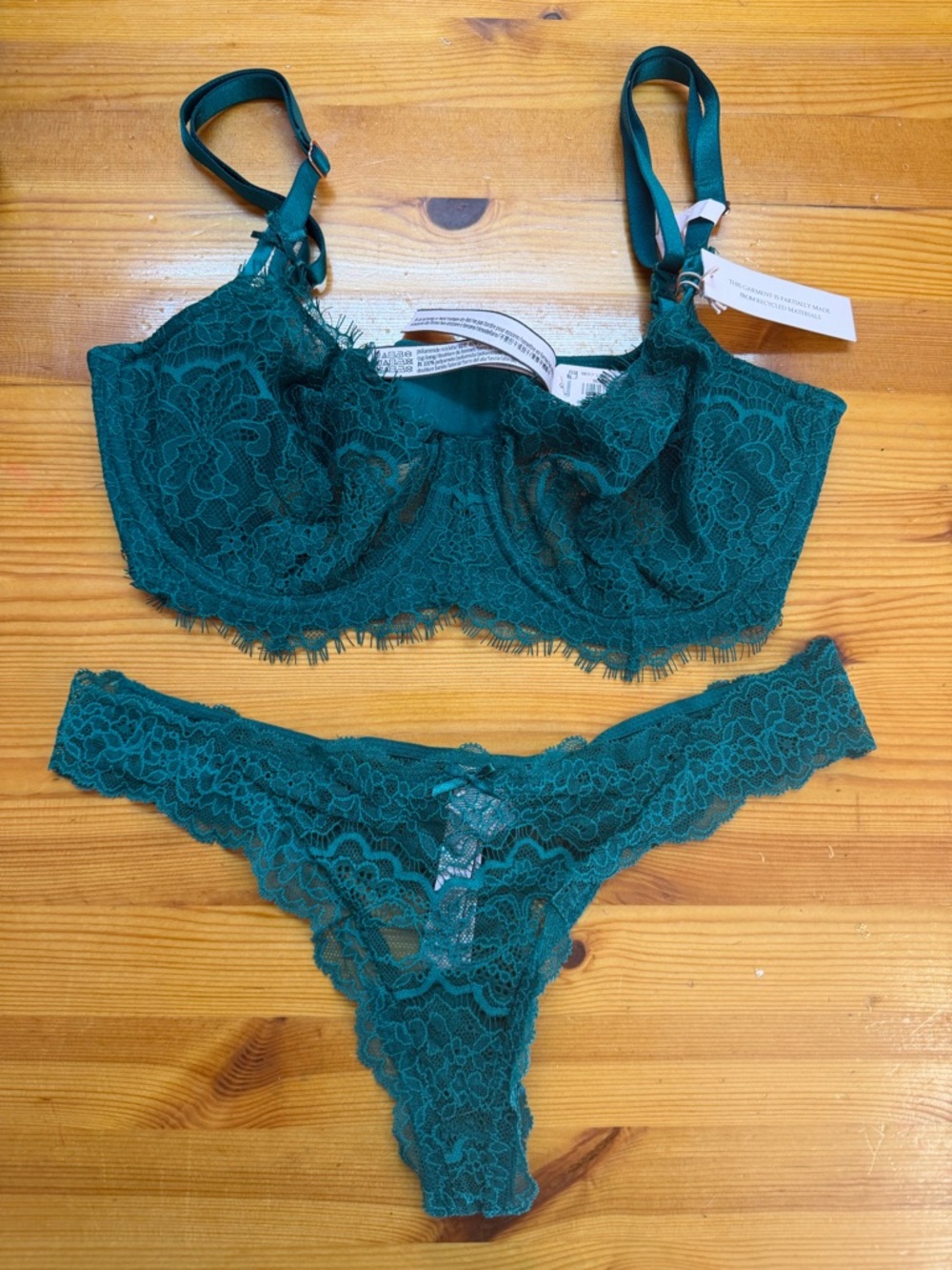 VICTORIA'S SECRET DREAM ANGELS push up without Padding Bra thong set 32DD/S NWT